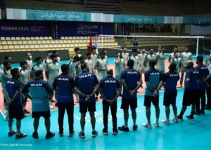 رسمی;روبرتو پیاتزا دو بازیکن را خط زد