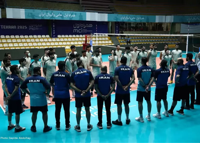 رسمی;روبرتو پیاتزا دو بازیکن را خط زد