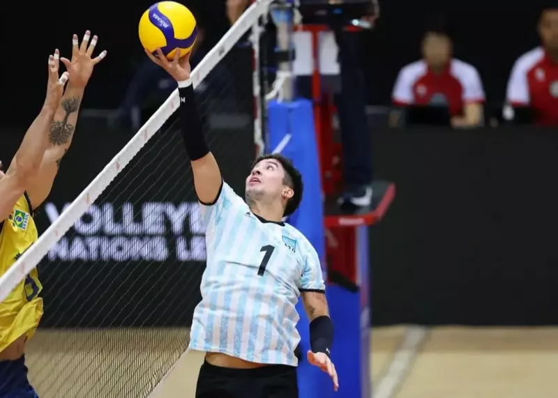 هواداران اینجا دیوانه والیبال هستند