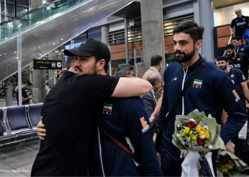 شریفی برگشت اما به تهران نرسید