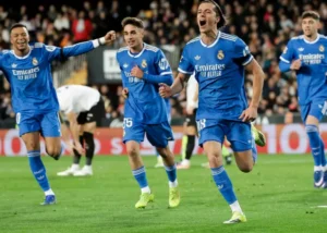 والنسیا ۰ ۲ رئال